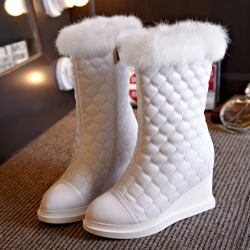 

2017 Genuine Leather Women Warm Snow Boots With Fur Fashion Luxury designer Winter Fashion Shoes Quilted Ladies brand Booties