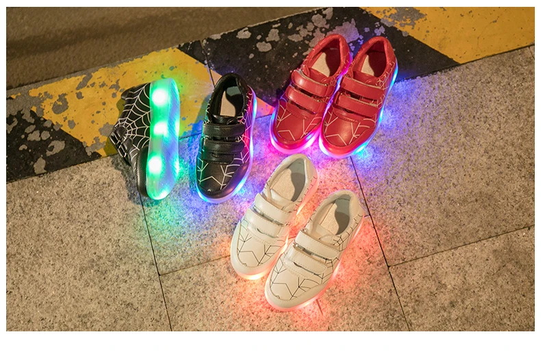 Девушка светодиодный светящиеся туфли детские светящиеся Сникерсы для маленьких мальчиков огни Повседневное дети 7 цветов зарядка через usb светодиодный моделирование подошвой обувь
