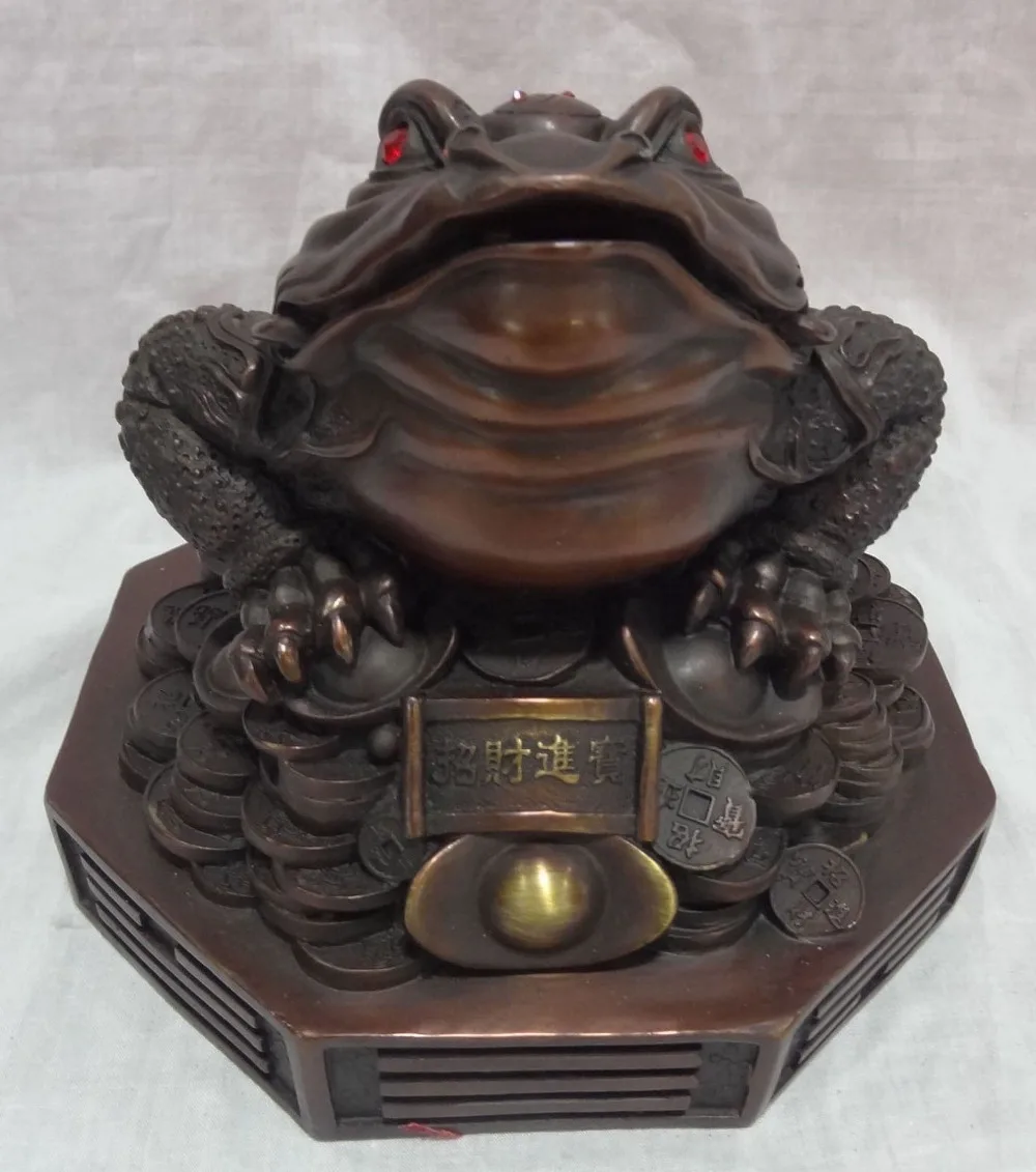 

Chinese Pure Bronze FengShui YuanBao Coin Hoptoad Toad Statue On Evil Trigram