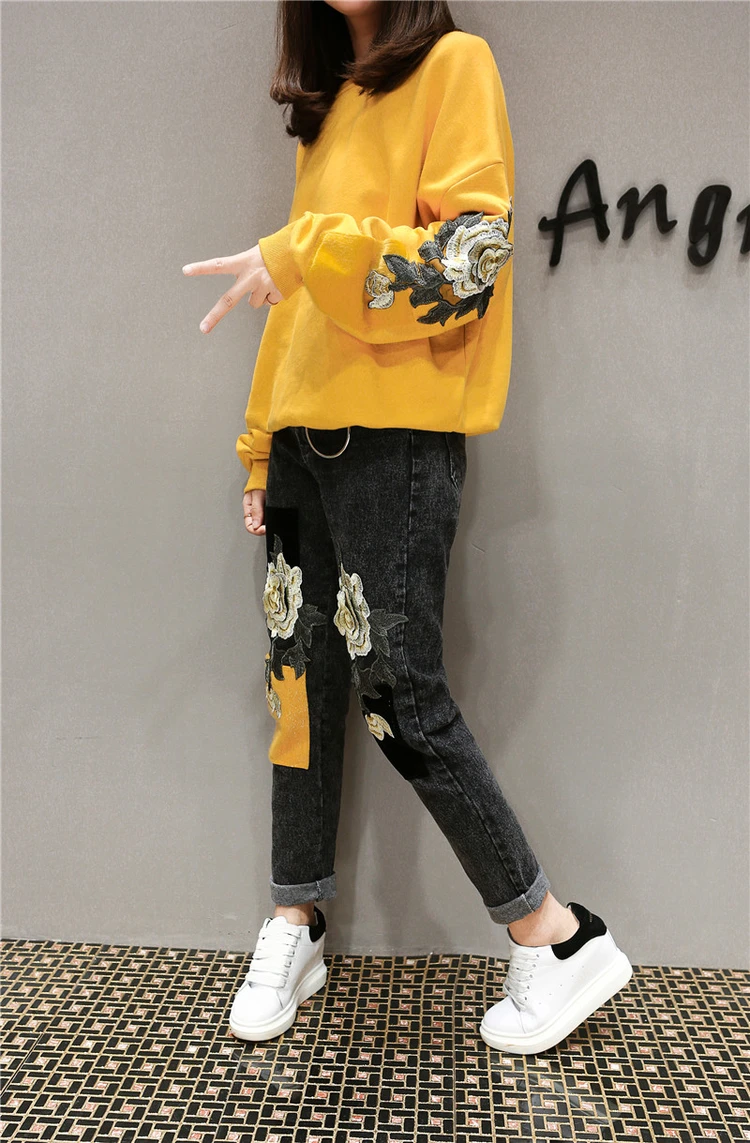 Fashion Spring Fall 2 Piece Sets Women Jeans Suit Casual Loose Embroidery Flowers Tops And jeans Plus Size Female Pants Suit