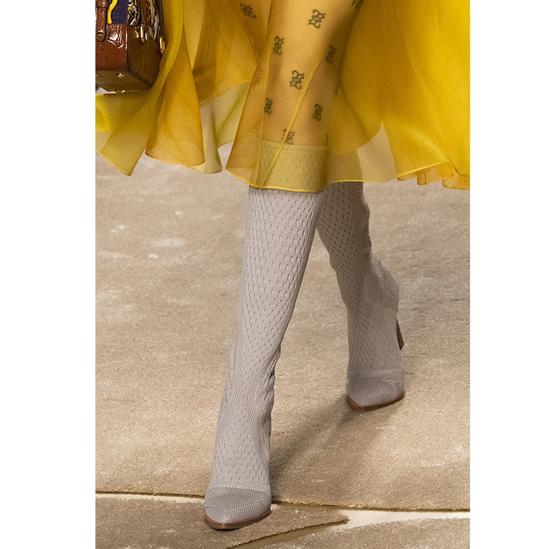 Королевский Belle/ г. эластичные вязаные сапоги на высоком каблуке с буквенным принтом пикантные сапоги для подиума с острым носком брендовые Дизайнерские Сапоги до колена из натуральной кожи - Цвет: grey