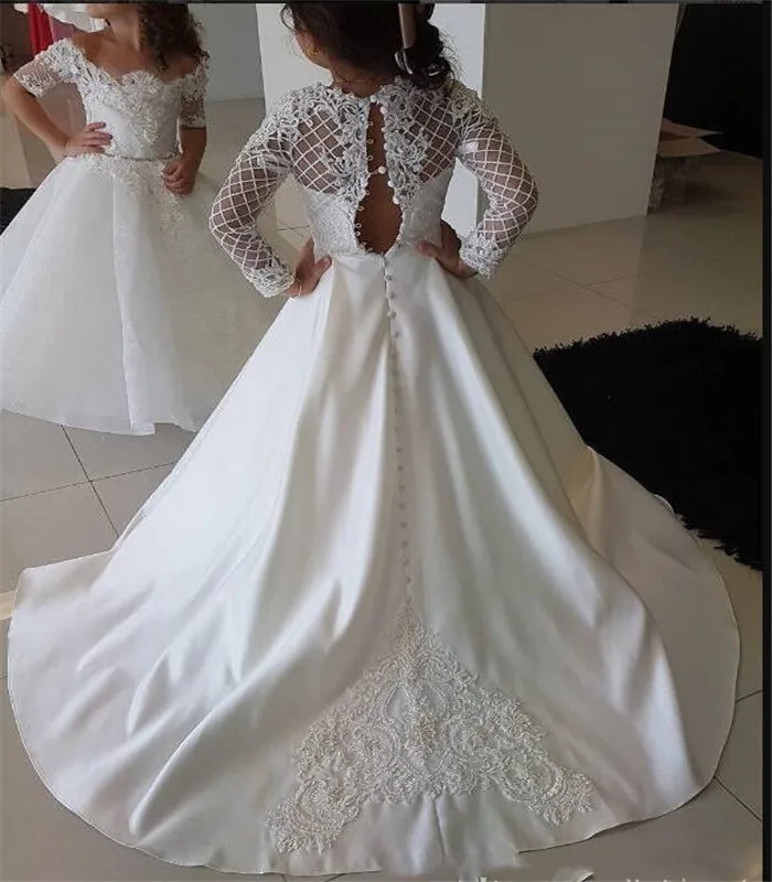 Винтажные Дешевые Белые Атласные Платья с цветочным узором для девочек на свадьбу, длинные рукава, пуговицы, шлейф, Аппликации, платья для