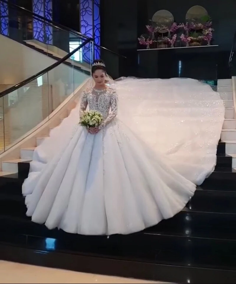 

2019 Chic Dubai Crystal Wedding Dress Shiny Beaded 3D Lace Wedding Gowns With Sheer Full Sleeves Bridal Dress Vestido De Noiva