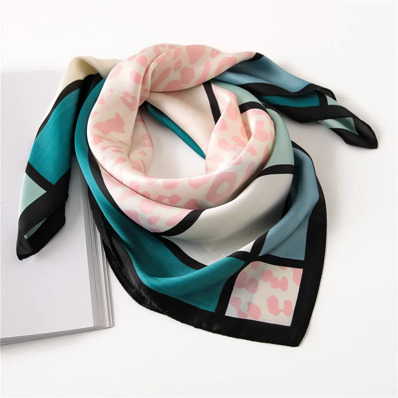 8397176258_2070773686