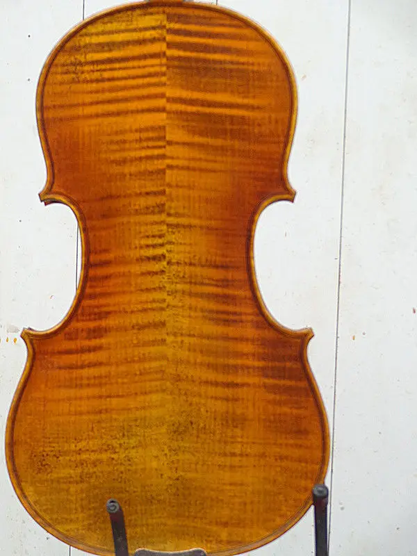 

Top grade 4/4 violin Amati model 1566 flamed maple back amt1
