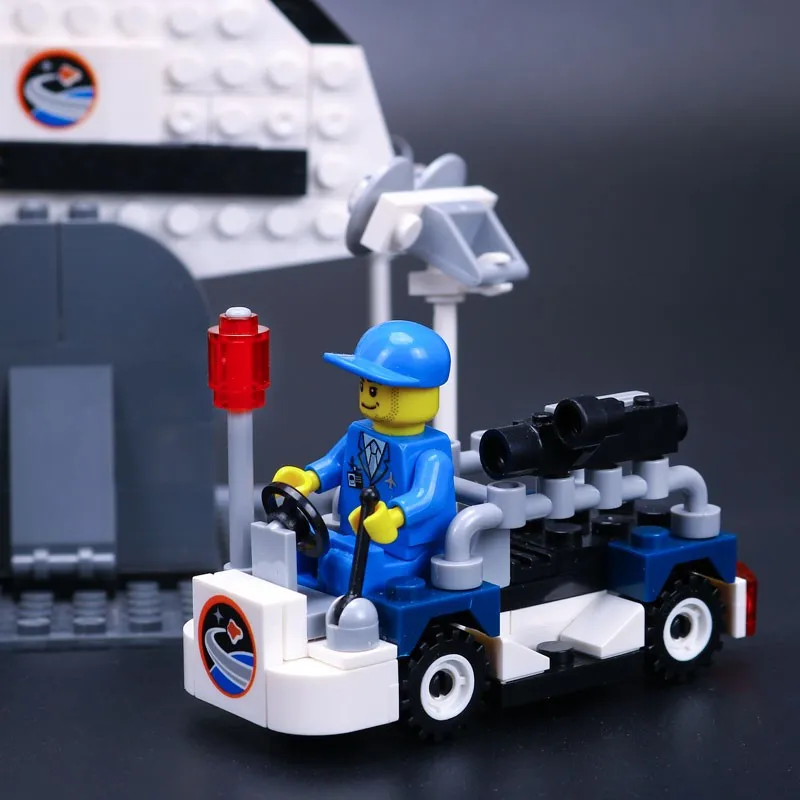 NEW-Lepin-16014-out-of-print-Shtttle-Expedition-Spaceship-10231-Buliding-Blocks-Bricks-Minifigures-Educational-Toys (4)