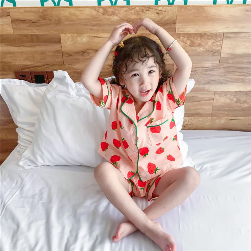 

2019 New Short Sleeve Shorts Suit Kids Pajamas Lovely Strawberry Print Pijama Infantil Cotton Pyjamas Kids Summer Pyjama Enfant