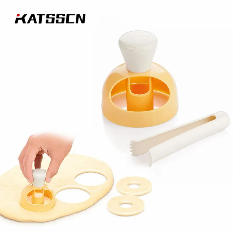 

American large size doughunt mold baking utensils pressed biscuit mold plastic hollow bread mold donut maker 302