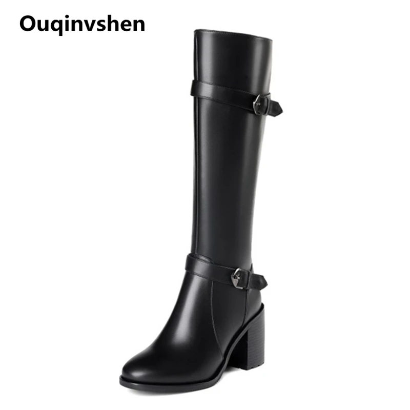 Kopen Ouqinvshen Gesp Verdwaalde Zwarte Laarzen Vrouwen Casual Plus Size Vrouwen 45 Rubber Kantoor Winter Laarzen Vrouwen Rits Beknopte Knie Laarzen