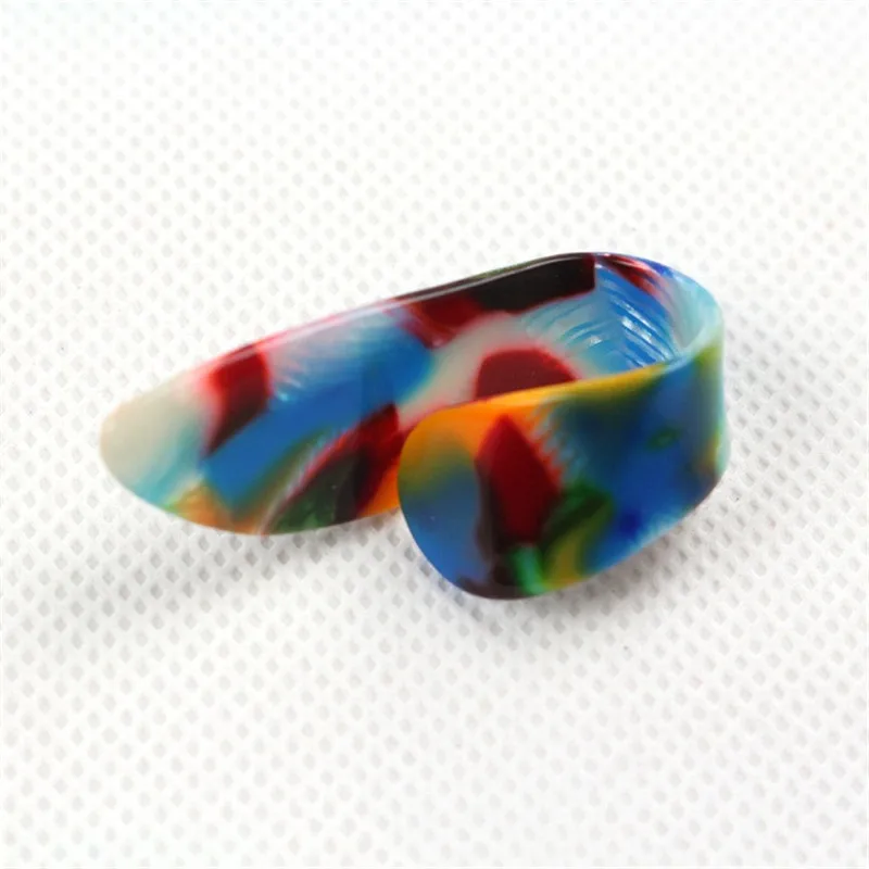 Guitar-accessories-celluloid-thumb-dial-Thumb-finger-right-hand-finger-Pick-guitar-thrum-pull (1)