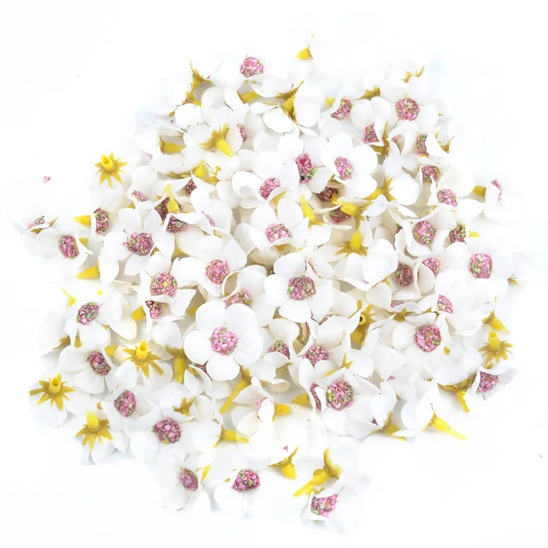 50 шт., 2 см, многоцветные, с ромашками, мини шелковые недорогие искусственные цветы для венка, скрапбукинга, украшения для дома, свадьбы - Цвет: White