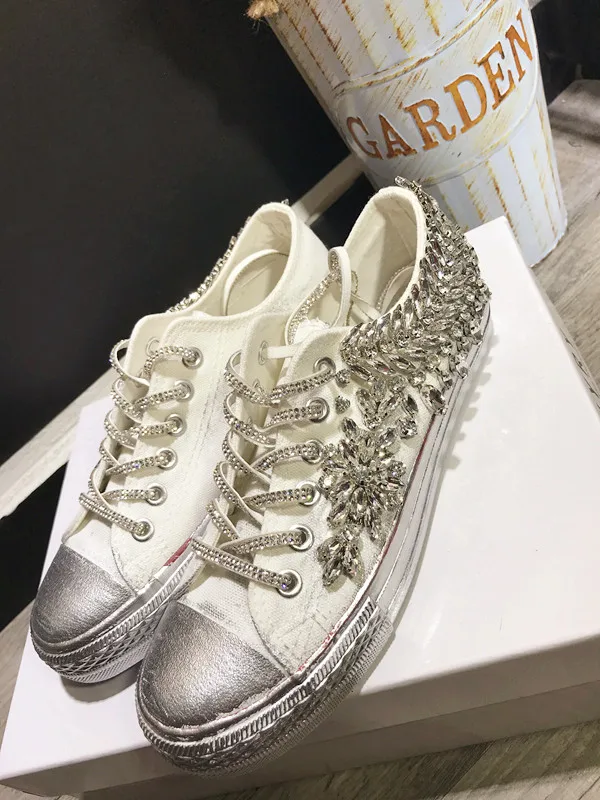 Тканевая обувь со стразами для девочек; женская обувь ручной работы; персонализированные трехмерные блестки; креативные модные белые кроссовки с кристаллами; WK154