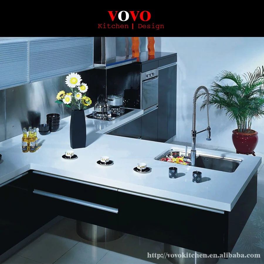 

Handless kitchen cabinet with island extended