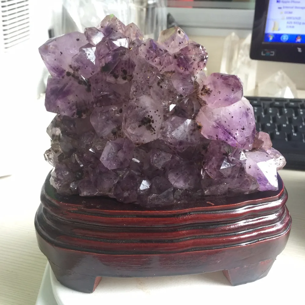 

dohaibogoo 1.3kg Natural Amethyst Crystal Cave Uruguay Quartz Crystal Amethyst cluster and Natural Mineral Rock Specimen