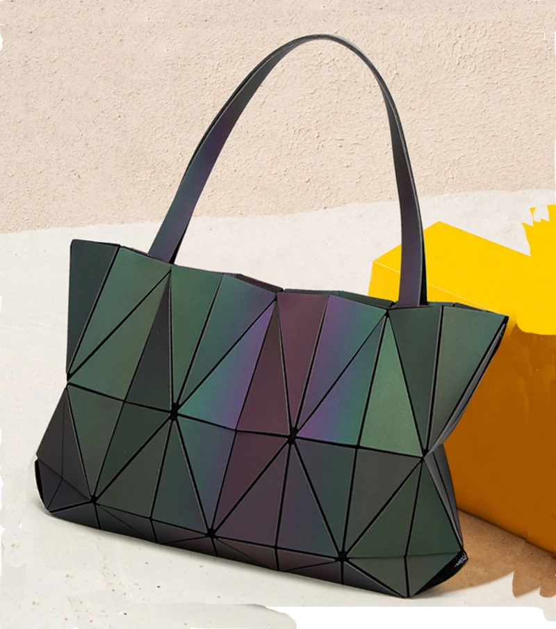 

Fashion Female Luminous Bag Holographic Handbag Diamond Geometry Totes Laser Plain Folding Ladies Shoulder Bags