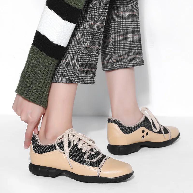 

2019 spring and autumn new fashion simple color matching flat shoes women retro style comfortable wild casual shoes.