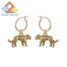 Tendencia estereoscópica Europea bonitos pendientes de leopardo con colgante antiguo de Color oro/plata hermosos pendientes de moda joyería(China)