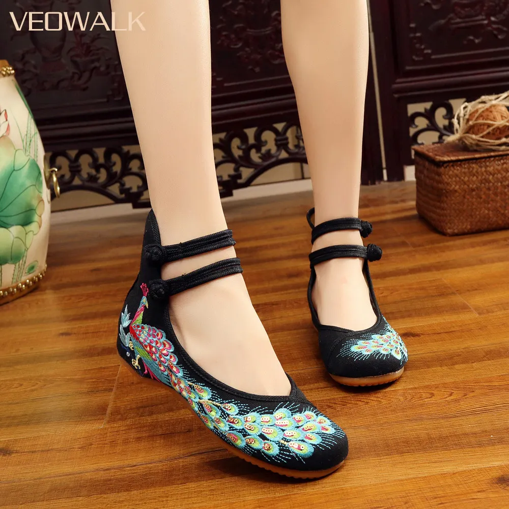 

Veowalk Spring Handmade Woman Ballet Flats Shoes Sequined Peacock Embroidery Shoes Women Old Peking Casual Cloth Dancing Shoes