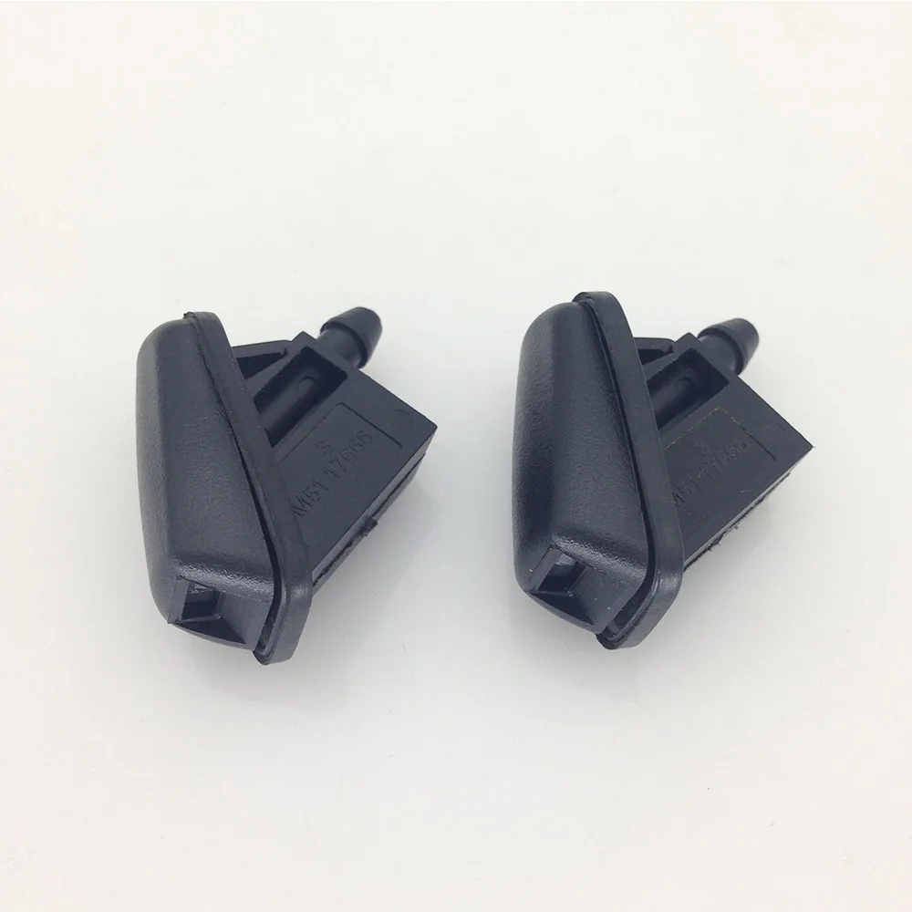 Fan shape wiper nozzle