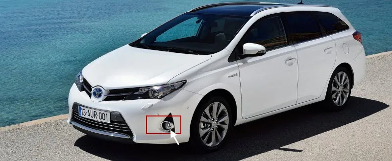 Toyota-Auris_Touring_Sports-2013-1600-01