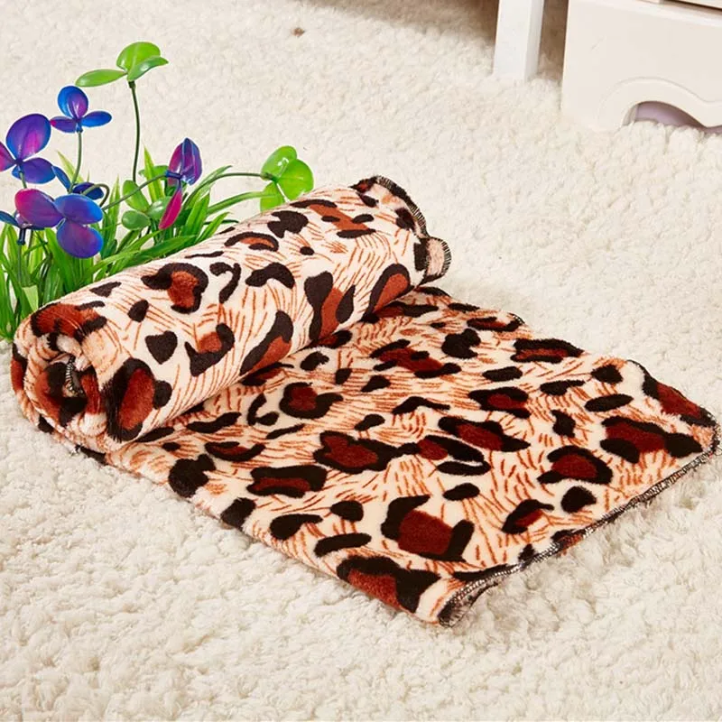 1PC Free Shipping Soft Fleece Pet Dog Blanket Cat Mat Cover Small Medium Large Towl Puppy Travel Air Conditioning Blanket - Цвет: yellow Leopard print