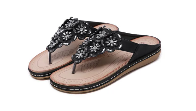 New 2019 ethnic women's sandals cross-border bohemian rhinestones large size comfortable flat shoes beach shoes (14)