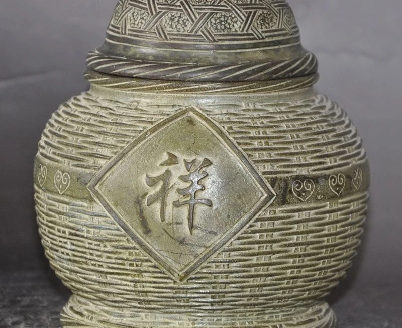 

Marked old Chinese bronze auspicious fu wealth lucky pot Tanks Crock jar statue