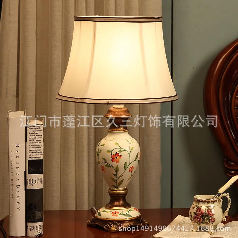 

American Retro Palace Table Lamp for Bedroom Desk Lamp European Country Minimalist Study Living Room Bedside Table Lamp