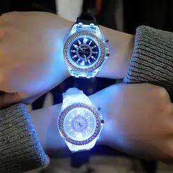 Светящиеся светодиодный часы модные для мужчин и женщин спортивные кварцевые часы ночной бег часы Relojes Mujer Flash Прямая доставка