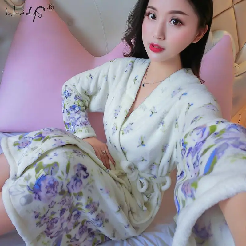 Flannel Bathrobes Women's Cartoon Lovely Thicken Warm Nightgowns Winter Bath robe Women Pajamas Bath Robe Sleepwear