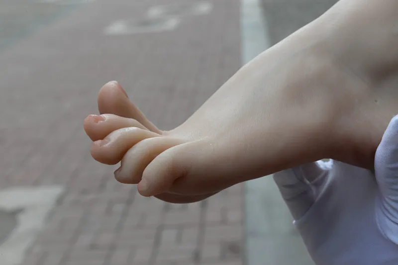 Young Girl Feet Worship