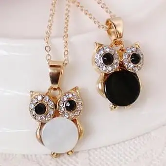 

Classic Japanese and Korean Owl Clavicle Chain Black and White Shell Animal Animal Pendant Necklace