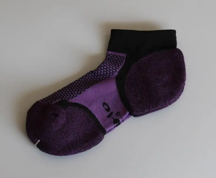 1 пара, женские носки для йоги, противоскользящие, силиконовые, для спортзала, носки для пилатеса и балета, для фитнеса, спортивные, дышащие хлопковые носки, эластичные - Цвет: purple
