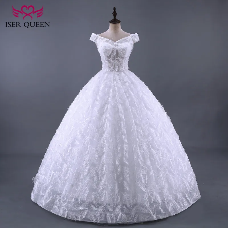 

ISER QUEEN Sweetheart Cap Sleeve Feather Princess Wedding Dress 2019 Floor Length Ball Gown Plus Size China Wedding Gown WX0086