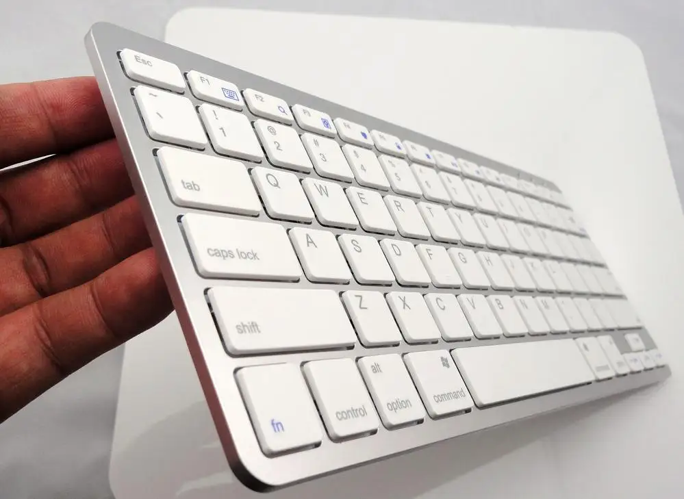 Rechargeable Bluetooth Wireless Keyboard for Macbook ipad iphone android 4.0 Windows tablet free shipping Rechargeable Bluetooth Wireless Keyboard for Macbook ipad iphone android 4.0 Windows tablet free shipping