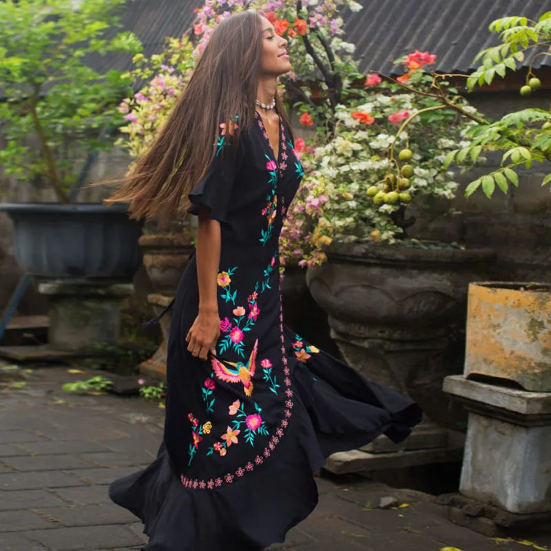 KHALEE YOSE Цветочная вышивка макси платья с запахом Черное женское платье с v-образным вырезом на шнуровке с оборками богемное цыганское пляжное длинное праздничное платье