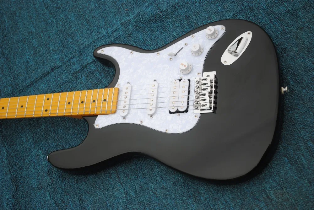 

The factory directly delivers the guitar real photos. Vicers electric guitars