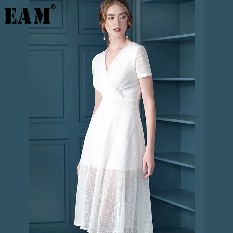 

[EAM] 2019 New Spring Summer V- Neck Short Sleeve Black Mesh Split Joint Loose Temperament Dress Women Fashion Tide JW645