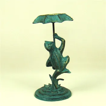 

Retro Cast Iron Frog Candle Stand Ornamental Metal Lotus Leaf Tealight Holder Home Decor Craft Accessories for Art Collection