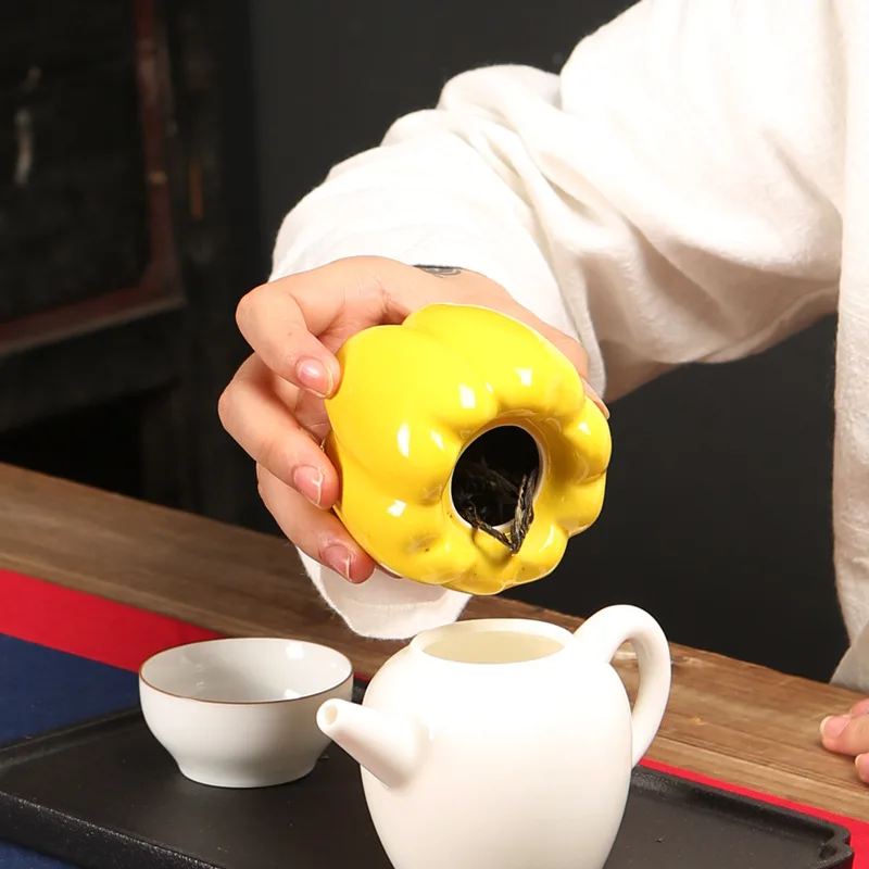 

Creative Ceramics Green Pepper Shape Tea Can Mini Sealed Tank Storage Bottles Jars Customizable Logo Porcelain Decoration Boxes