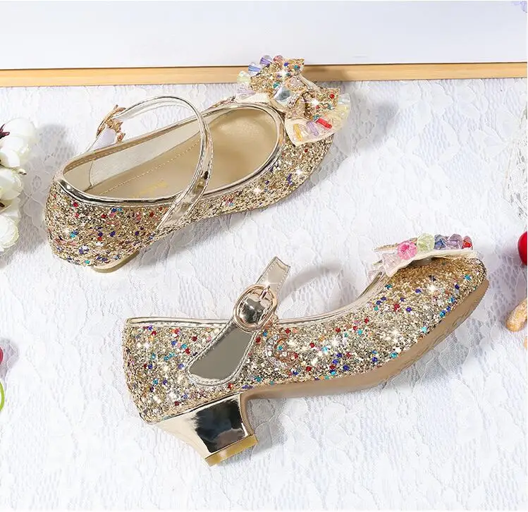 Детская обувь с жемчужинками и золотыми цветами; сандалии на высоком каблуке для девочек; детская Свадебная обувь; Размеры 26-37; хорошее качество