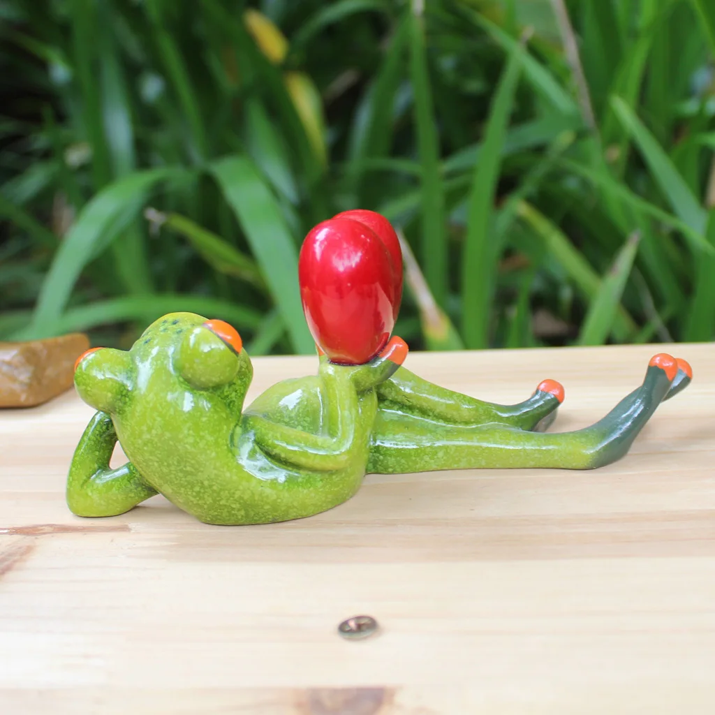 Frogs Figurine Cute Resin Home Sculpture Dolls Resin Model Odd Gifts Crafts Animal Ornaments Car Home Decoration