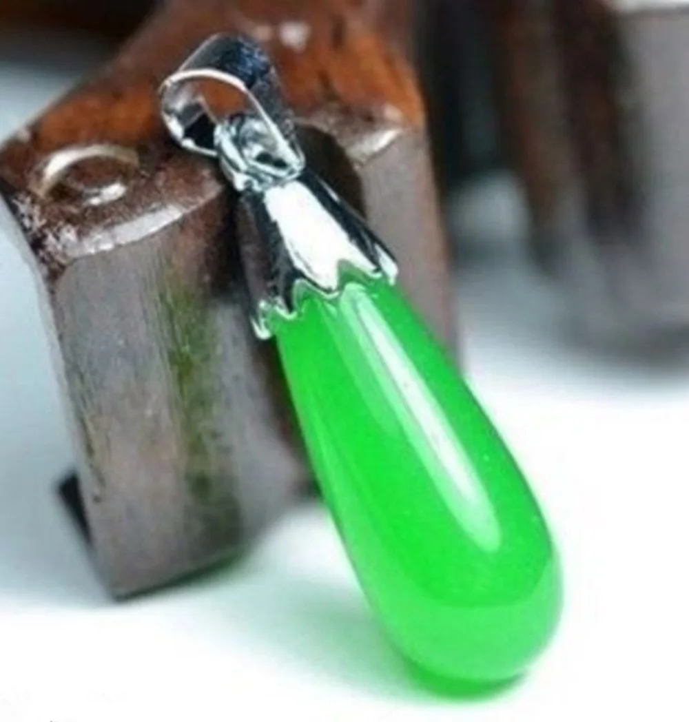 Pretty New Natural Green Jade Teardrop Pendantin Pendants from Jewelry