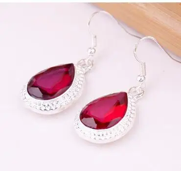 

Lady's unique Earrings hearts love