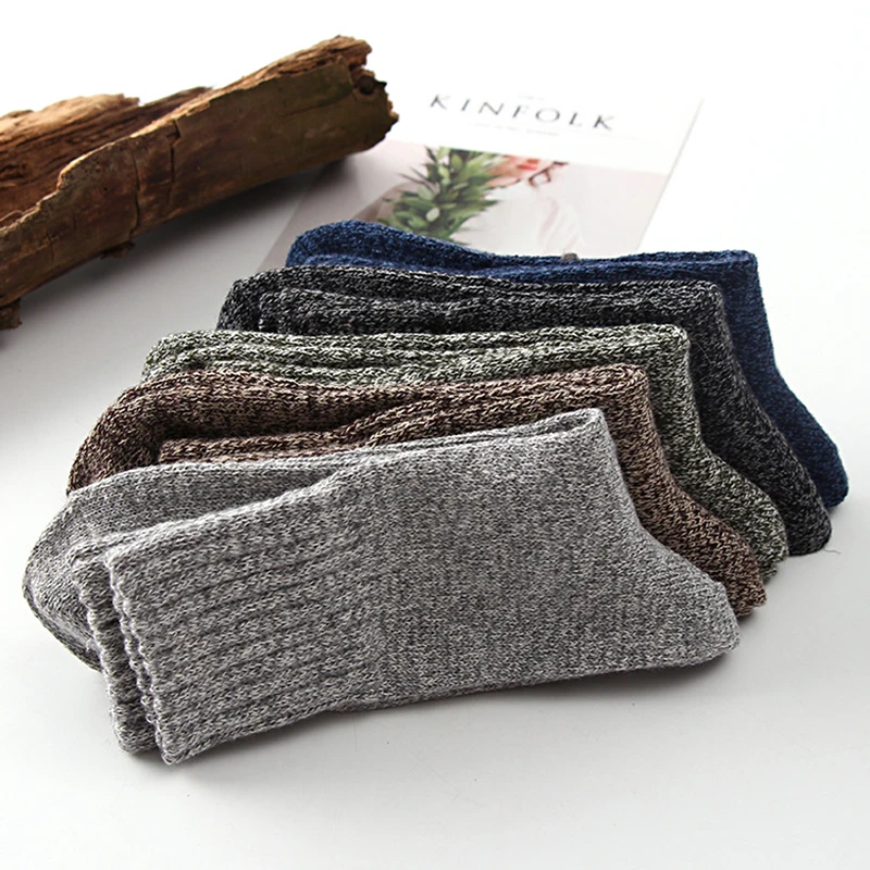 AZUE 5 Pairs Vintage Winter Socks Breathable Casual Socks Warm Wool Socks For Men/Women