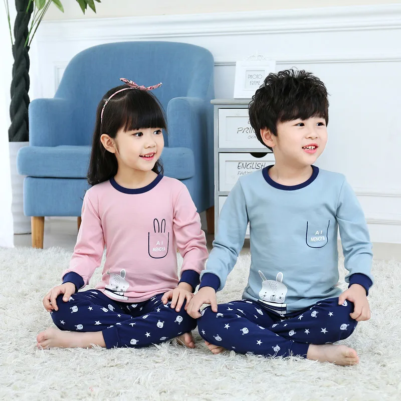 

2018 Baby Long Sleeve Pyjamas Giraffe Rabbit Pajamas Christmas Boys Cartoon Set Nightwear T Shirt Pants Kids Clothes Sleepwear
