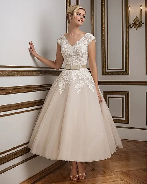Vintage Lace A Line Short Wedding Dress 2017 Charming V Neck Cap Vintage Lace A Line Short Wedding Dress 2017 Charming V Neck Cap Sleeve Robe De