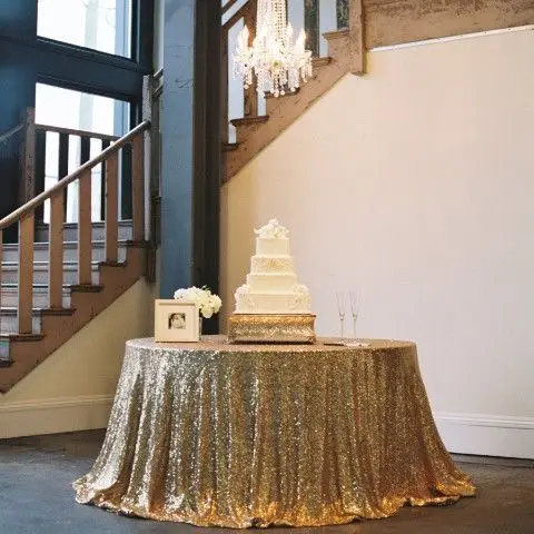 

Factory Directly Wholesale 10PCS Wedding Decorative Gold Glitter Sequin Tablecloth 120'' Round Sequin Table Cloth Table Runner