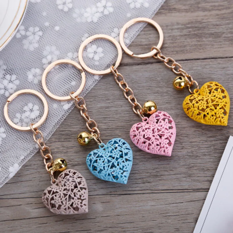 

Heart Cutout Keychain With Bell Women Cute Gifts porte clef For Bag Charms Key ring llaveros sleutelhanger Portachiavi