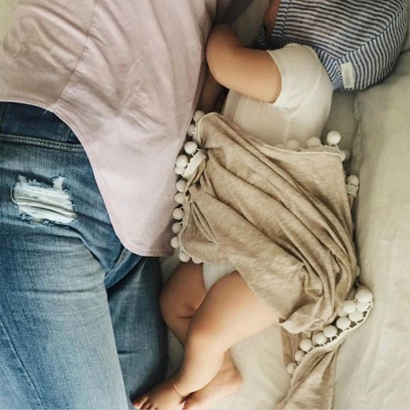 Jual Sederhana Lembut Anggun Bayi Lembut Kain Kasa Swaddle Selimut Pom Pom Swaddle Pembungkus Baru Lahir Fotografi Alat Peraga